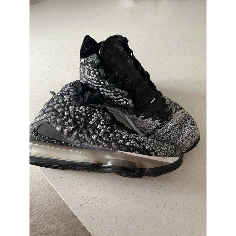 LeBron 17 Basketball Shoes In A Size 8